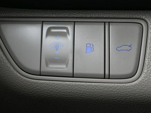 Used 2023 Genesis G70 2.0T AWD/4WD image 29
