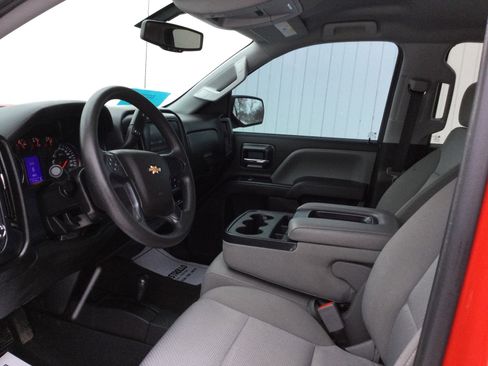Used 2018 Chevrolet Silverado 1500 Custom w/ Custom Value Package image 7