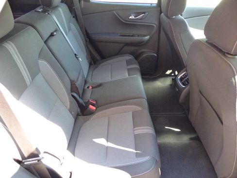 Used 2025 Chevrolet Blazer LT FWD image 24