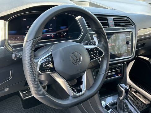 Used 2024 Volkswagen Tiguan SE R-Line FWD image 28