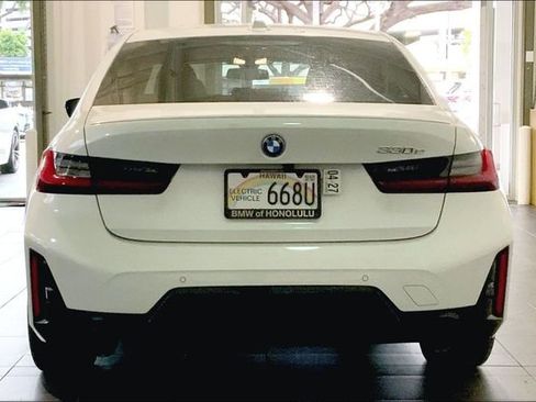 Used 2023 BMW 330e w/ M Sport Package RWD image 4
