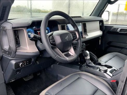 New 2026 Ford Bronco Outer Banks w/ Sasquatch Package image 6