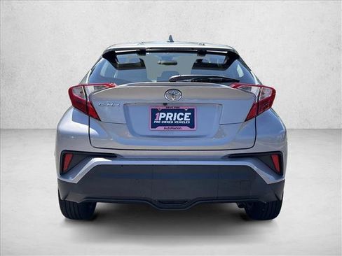 Used 2019 Toyota C-HR XLE FWD image 6