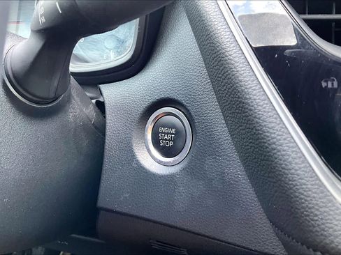 Used 2025 Toyota Corolla SE FWD image 32