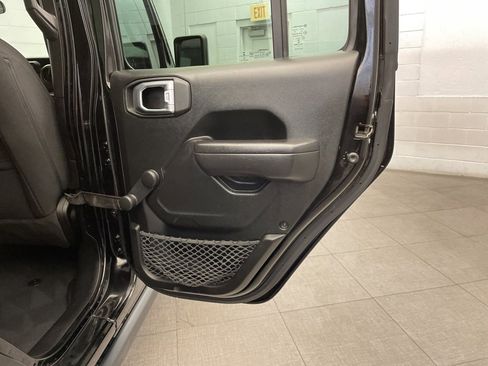 Certified 2022 Jeep Gladiator Sport w/ Trailer Tow Package image 26