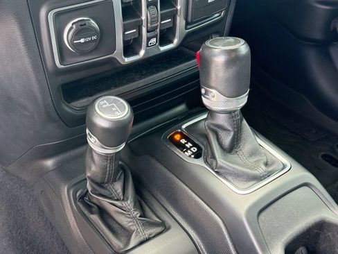 Used 2021 Jeep Wrangler Unlimited Sahara AWD/4WD image 20