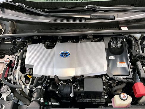 Used 2021 Toyota Prius L Eco image 31