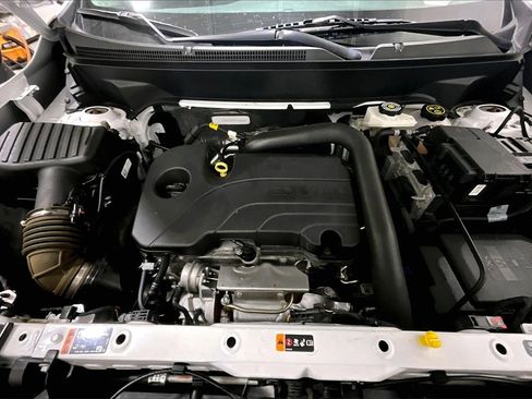 Used 2023 GMC Terrain SLE w/ Driver Convenience Package image 29