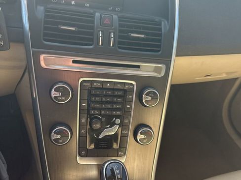 Used 2014 Volvo XC60 3.2 w/ Protection Package image 3