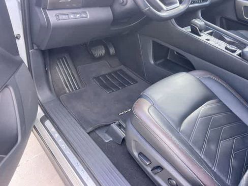 Used 2024 Nissan Pathfinder Platinum w/ Cargo Package AWD/4WD image 3