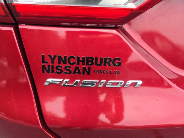 Used 2017 Ford Fusion SE w/ Fusion SE Technology Package FWD image 11