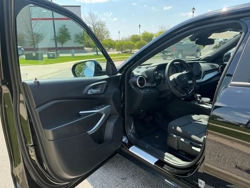 New 2026 Chevrolet Trax RS w/ Driver Confidence Package FWD image 14