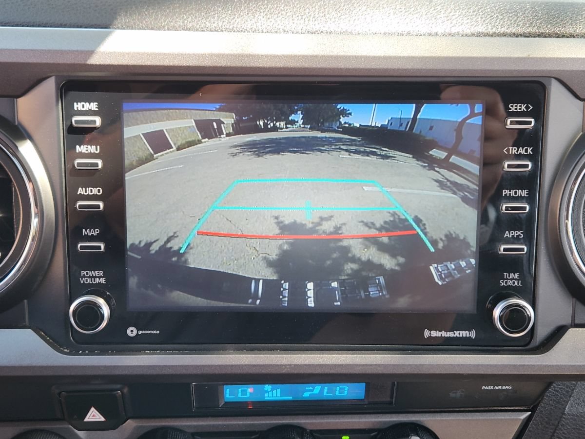 Used 2022 Toyota Tacoma TRD Off-Road AWD/4WD image 36