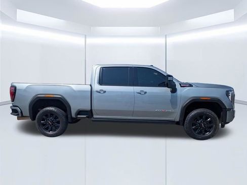 Used 2024 GMC Sierra 2500 AT4 w/ Technology Package AWD/4WD image 3