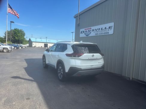 Used 2021 Nissan Rogue SV w/ Premium Package AWD/4WD image 6