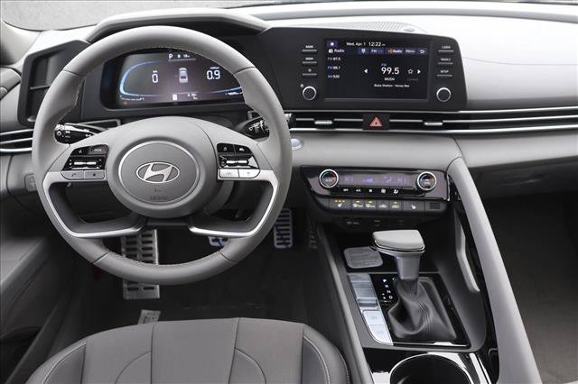 Certified 2026 Hyundai Elantra SEL Sport Premium FWD image 24