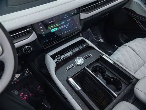 New 2026 Lincoln Navigator L Black Label AWD/4WD image 28