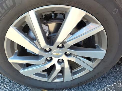 Used 2023 Chevrolet Equinox Premier w/ LPO, Floor Liner Package image 13