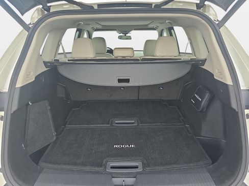Used 2023 Nissan Rogue SL w/ SL Premium Package FWD image 12