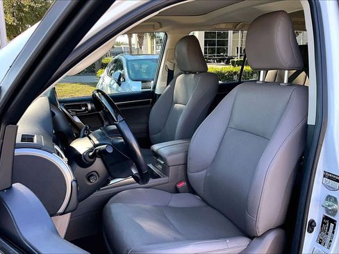 Used 2023 Lexus GX 460 Premium w/ Premium Plus Package image 7