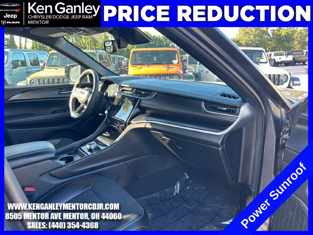 Used 2024 Jeep Grand Cherokee Altitude AWD/4WD image 27