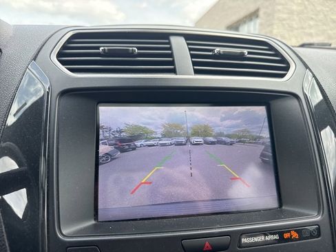 Used 2019 Ford Explorer XLT w/ Equipment Group 202A AWD/4WD image 25