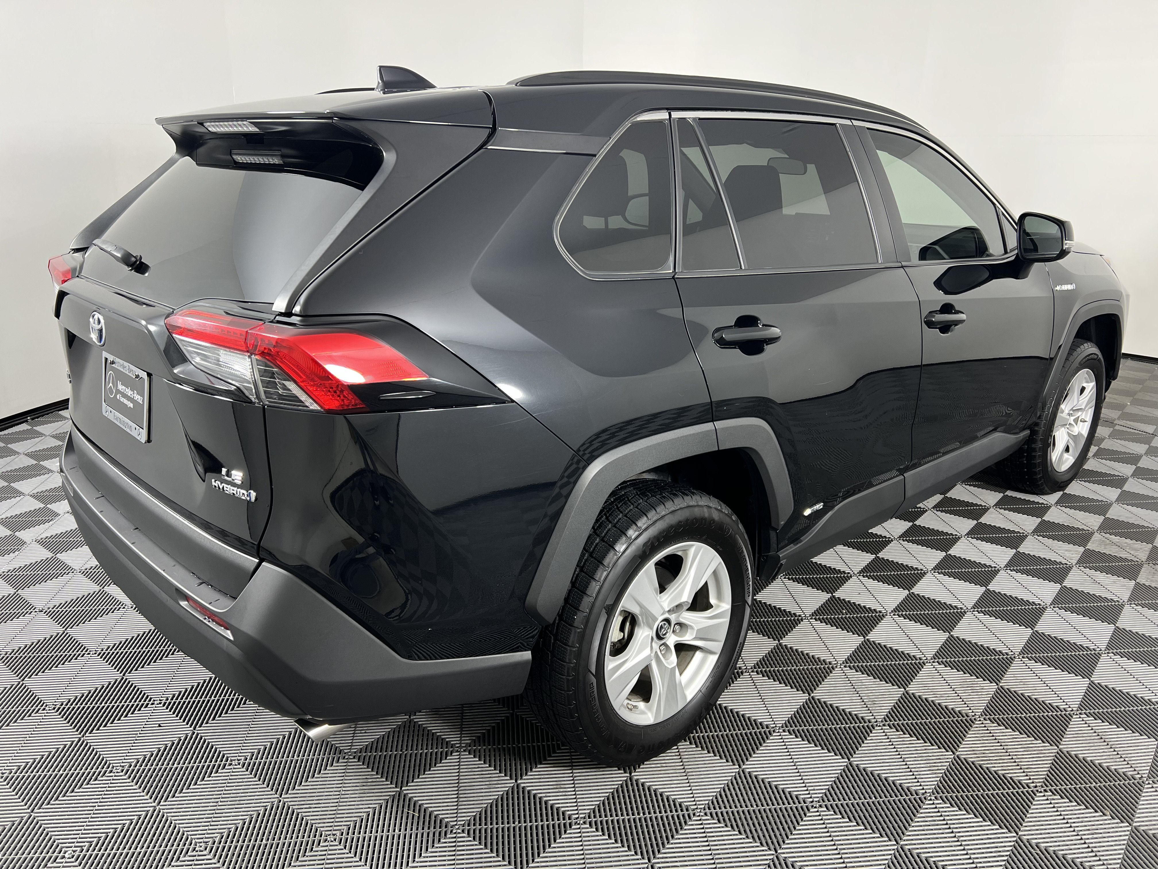 Used 2021 Toyota RAV4 LE AWD/4WD image 13