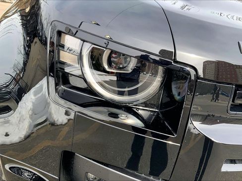 New 2026 Land Rover Defender 110 X-Dynamic SE image 13