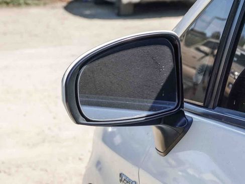 Used 2014 Toyota Prius Four image 21