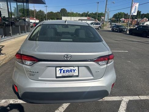 Used 2024 Toyota Corolla LE FWD image 4