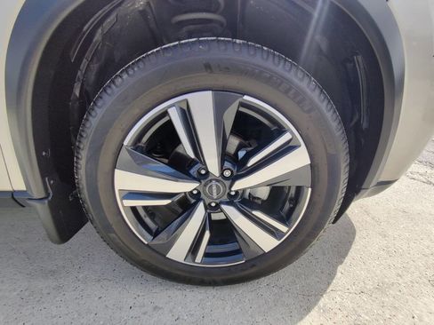 Used 2023 Nissan Rogue SL image 30