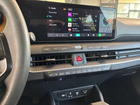 Used 2025 Kia K4 FWD image 17