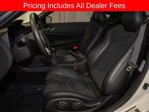 Used 2025 Nissan Z Performance w/ Floor Mat Package RWD image 14
