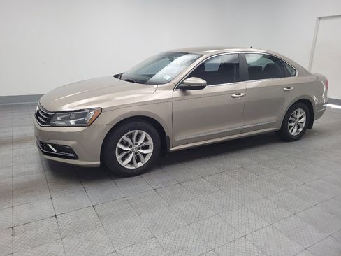 Used 2016 Volkswagen Passat 1.8T S FWD image 2