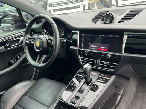 Used 2024 Porsche Macan AWD/4WD image 20