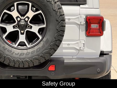 Used 2022 Jeep Wrangler Unlimited Rubicon w/ Steel Bumper Group AWD/4WD image 5