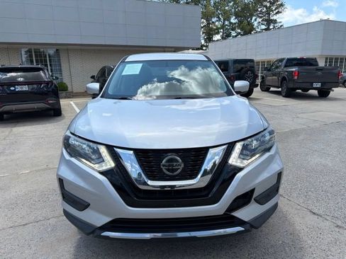 Used 2018 Nissan Rogue S FWD image 3