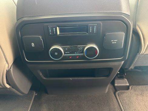 Used 2019 Ford Expedition Limited w/ Equipment Group 301A AWD/4WD image 16