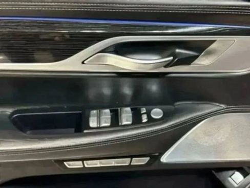 Used 2017 BMW 750i xDrive AWD/4WD image 44