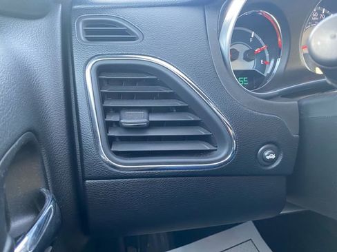 Used 2013 Chrysler 200 Touring FWD image 22