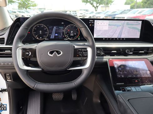 Used 2025 INFINITI QX80 Sensory AWD/4WD image 19