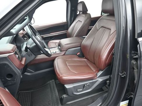 Used 2023 Ford Expedition Max Limited image 11