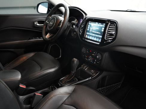Used 2018 Jeep Compass Limited w/ Navigation Group FWD image 17