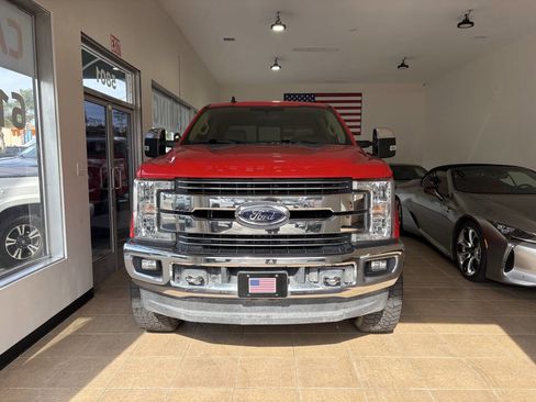 Used 2019 Ford F250 Lariat w/ Chrome Package image 2