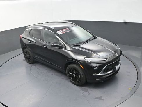Used 2024 Buick Encore GX Sport Touring AWD/4WD image 11