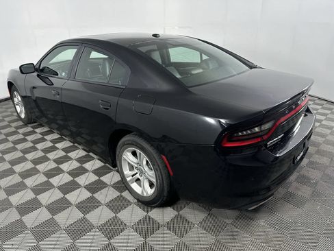 Used 2021 Dodge Charger SXT w/ Leather Interior Group RWD image 16