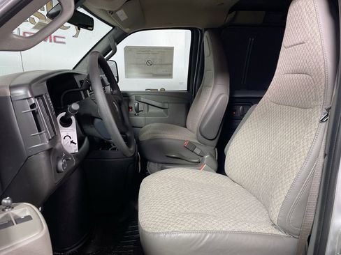New 2026 GMC Savana 2500 Extended RWD image 11