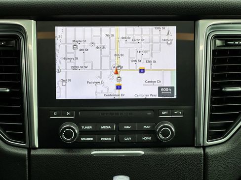 Used 2018 Porsche Macan S w/ Premium Package Plus image 21