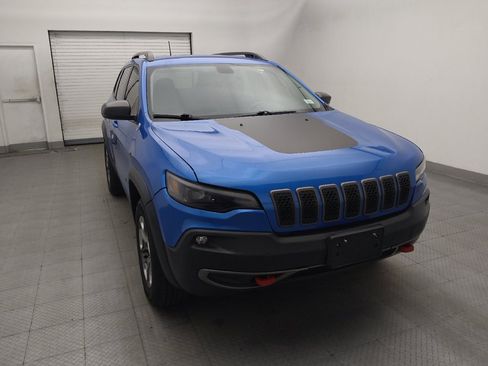 Used 2019 Jeep Cherokee Trailhawk w/ Cold Weather Group AWD/4WD image 14