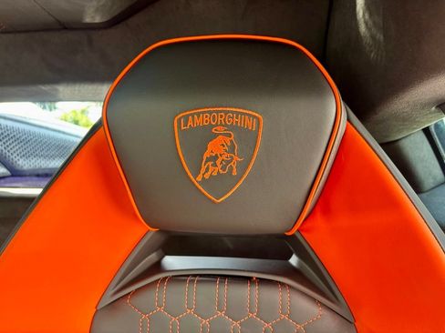 Used 2025 Lamborghini Revuelto AWD/4WD image 25